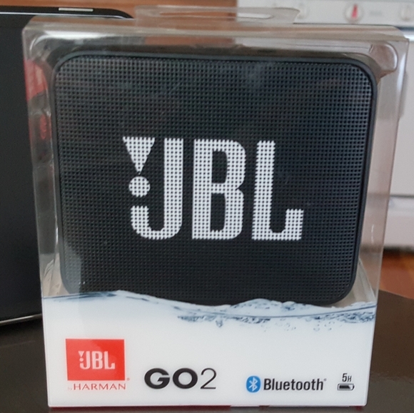 JBL Go2 *bluetooth waterproof speaker* - Picture 2 of 3